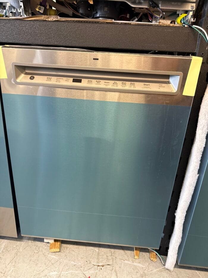 GE GDF670SYVFS 24 in. Fingerprint Resistant Stainless Steel Front Control Built-In Tall Tub Dishwasher - Image 2