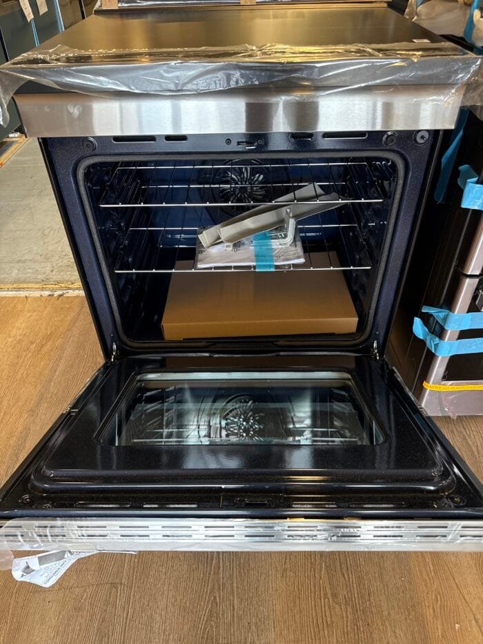 SAMSUNG NSI6DG9500SRAA Bespoke 30 in. 6.3 cu.ft. 4 Burner Element Smart Slide-In Induction Range w/ Air Sous Vide in Stainless Steel - Image 4