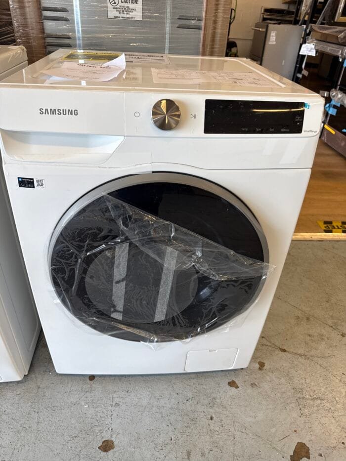 SAMSUNG WW25B6900AW/A2 2.5 cu. ft. Compact Front Load Washer in White with AI Smart Dial and Super Speed Wash - Image 2
