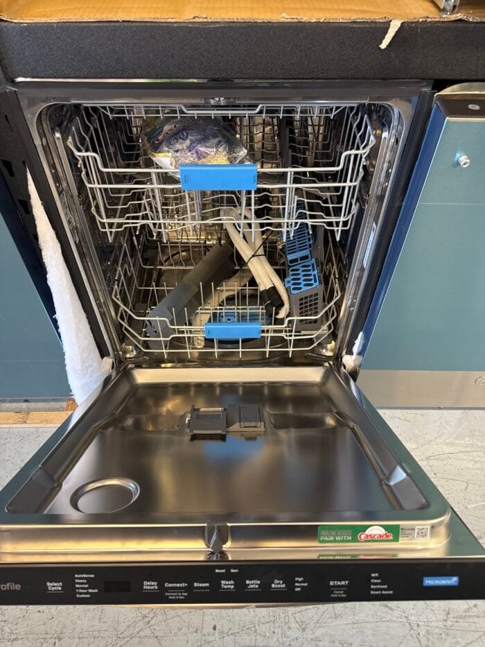 GE PDT715SYVFS Profile 24 in Smart Built-In Top Control Fingerprint Resistant Stainless Dishwasher - Image 3