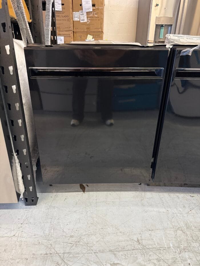 GE GDT225SGLBB 24 in. Built-In Black Top Control ADA Dishwasher with Stainless Steel Tub - Image 2