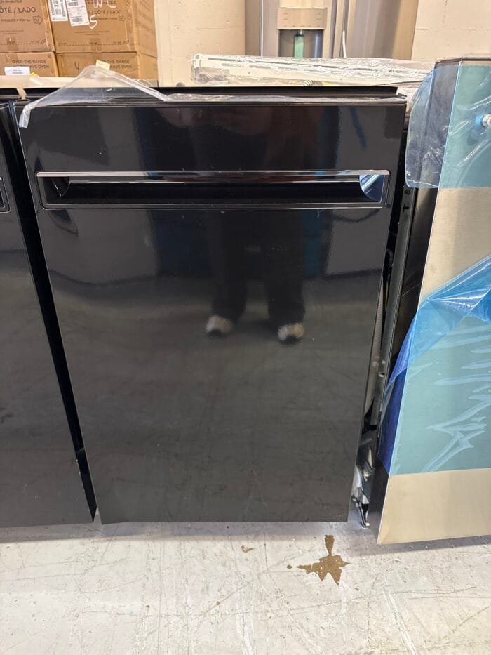 GE PDT145SGLBB Profile 18 in. Top Control ADA Dishwasher in Black with Stainless Steel Tub - Image 2