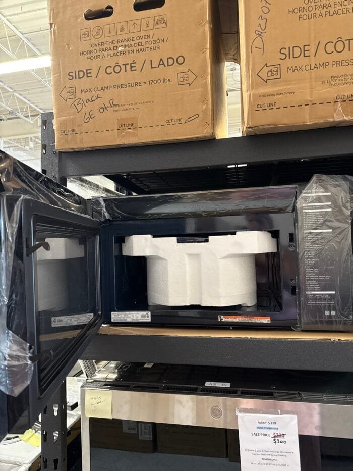 SAMSUNG MC17T8000CS/AA 1.7 cu ft. Smart Over-the-Range Microwave with Convection & Slim Fry in Stainless Steel - Image 3