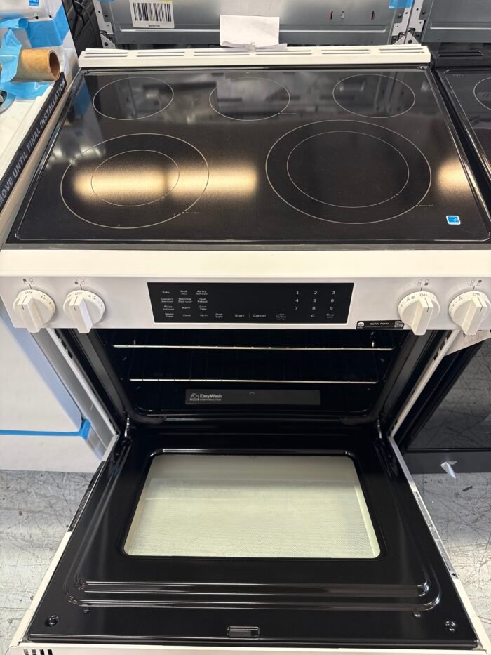 GE GRS600AVWW 30 in. 5 Burner Element Smart Slide-In Electric Convection Range in White with EasyWash Oven Tray And No-Preheat Air Fry - Image 3