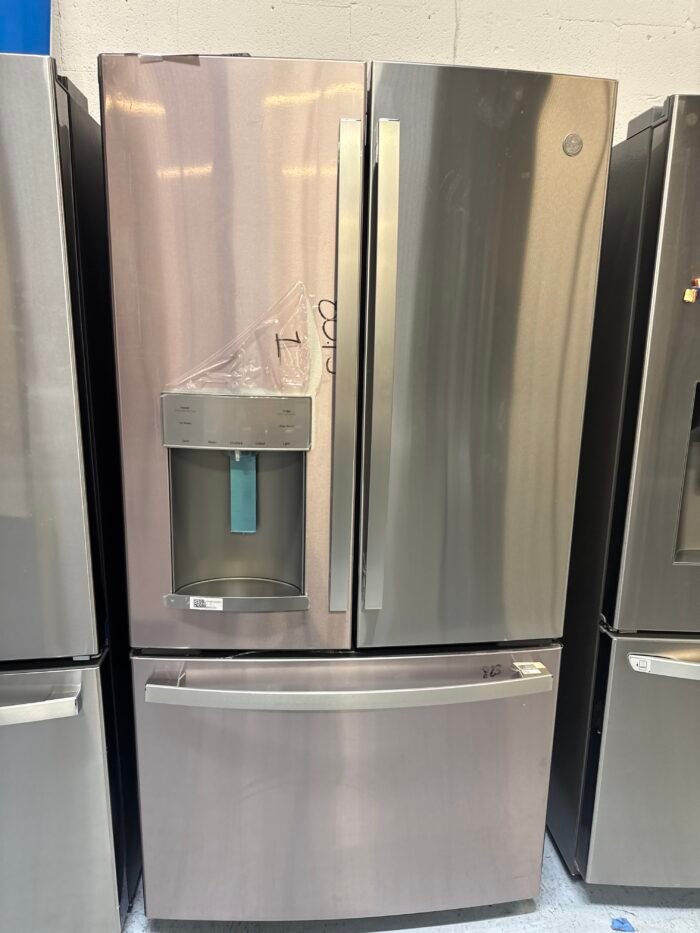 GE GFE28GYNFS 27.7 cu. ft. French Door Refrigerator in Fingerprint Resistant Stainless Steel - Image 2