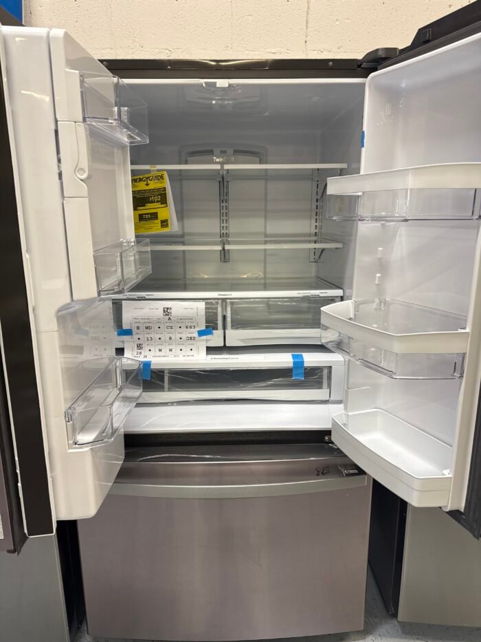 GE GFE28GYNFS 27.7 cu. ft. French Door Refrigerator in Fingerprint Resistant Stainless Steel - Image 3