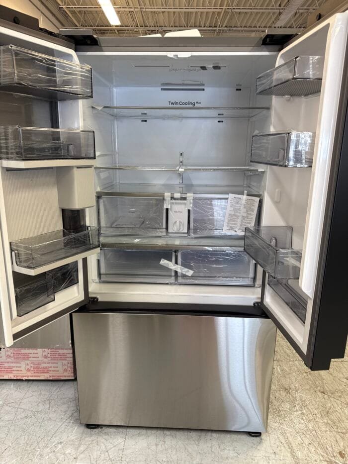 SAMSUNG RF30BB6600QLAA Bespoke 30 cu. ft. 3-Door French Door Smart Refrigerator with Beverage Center in Stainless Steel, Standard Depth - Image 3