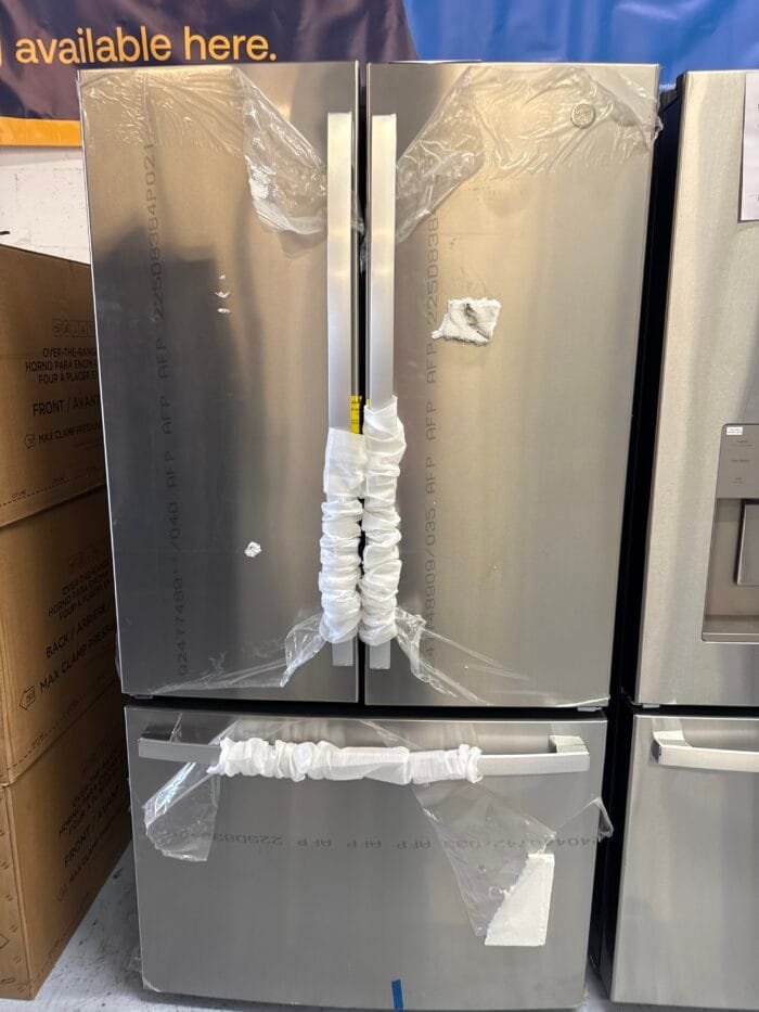 GE GNE27JYMFS 27 cu. ft. French Door Refrigerator in Fingerprint Resistant Stainless with Internal Dispenser, ENERGY STAR - Image 2