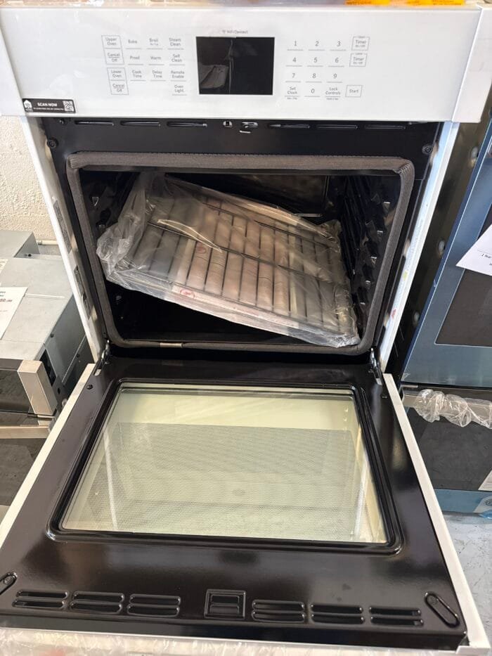 GE JKD3000DNWW 27 in. Smart Double Electric Wall Oven with Self Clean in White - Image 3