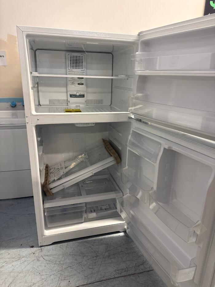 GE GTS22KGNRWW 21.9 cu. ft. Top Freezer Refrigerator in White, Garage Ready - Image 3