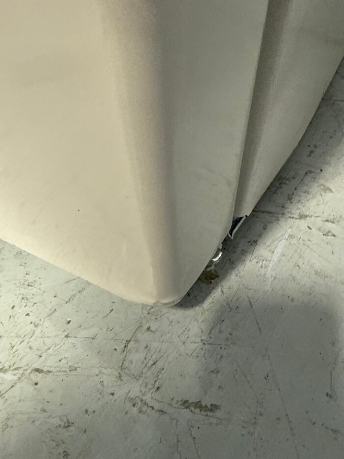 GE LTCS20020W 30 in. W 20 cu. ft. Top Freezer Refrigerator w/ Multi-Air Flow and Reversible Door in White - Image 6