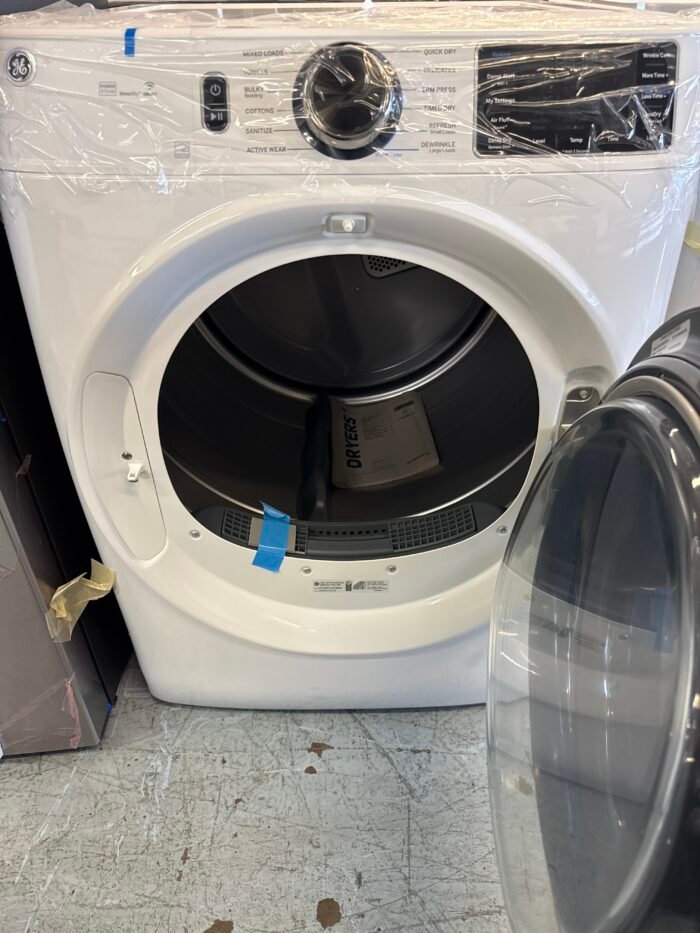 GE GFD65ESSVWW 7.8 cu.ft. Smart Front Load Electric Dryer in White with Steam and Sanitize - Image 3