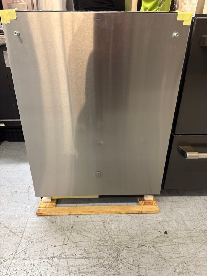 GE GDT670SYVFS 24 in. Fingerprint Resistant Stainless Top Control Built-In Tall Tub Dishwasher with 3rd Rack, Bottle Jets - Image 2