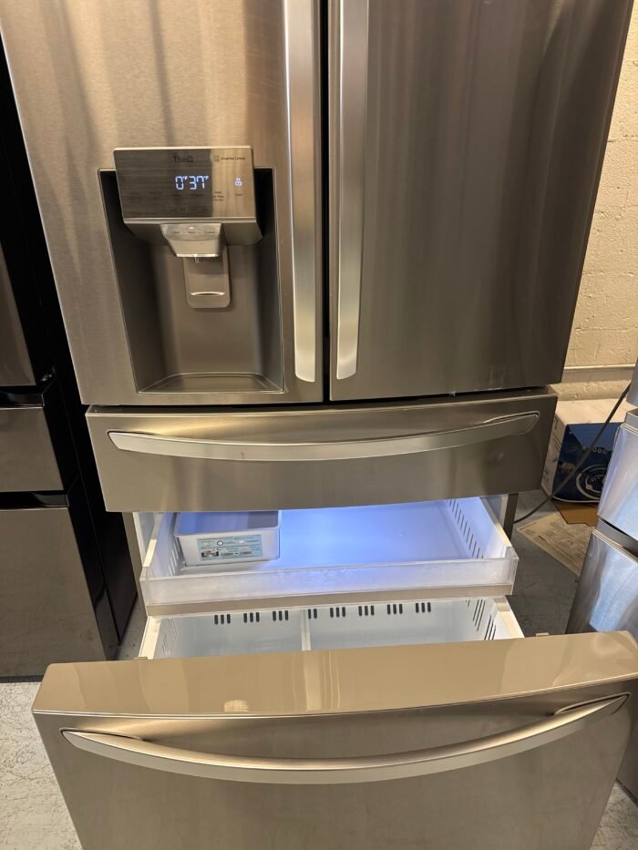 LG LRMXS3006S 30 cu. ft. 4-Door French Door Refrigerator Full Convert Drawer, Smart Cooling and Craft Ice, Print Proof Stainless Steel - Image 5
