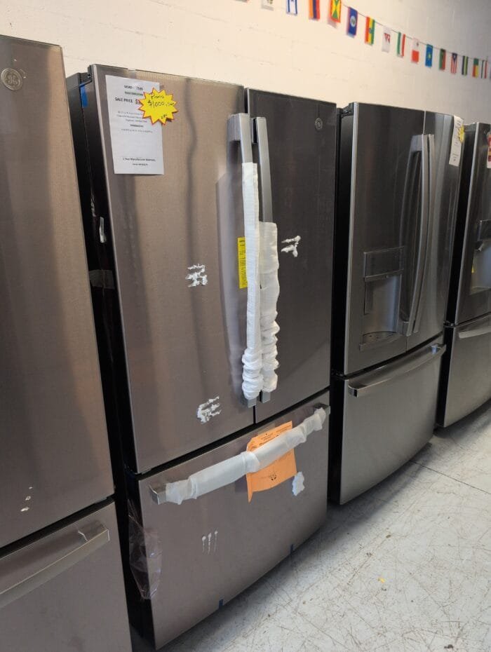 GE GNE27JYMFS 27 cu. ft. French Door Refrigerator in Fingerprint Resistant Stainless with Internal Dispenser - Image 4