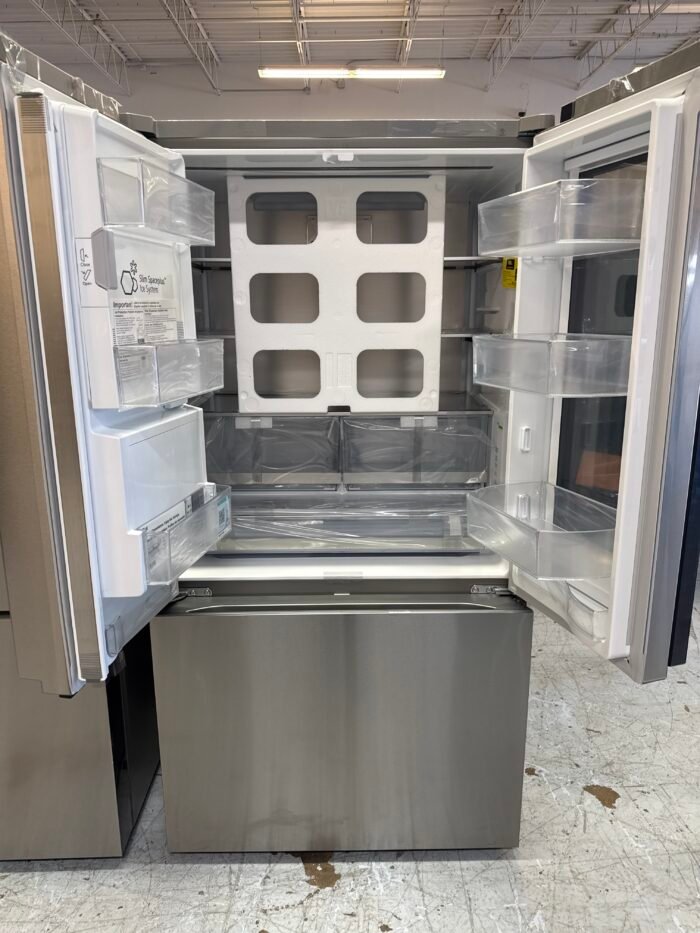 LG LRYKC2606S 26 cu. ft. Counter-Depth MAX French Door Refrigerator w/ Mirrored Instaview & 4 types of ice, PrintProof Stainless Steel - Image 3