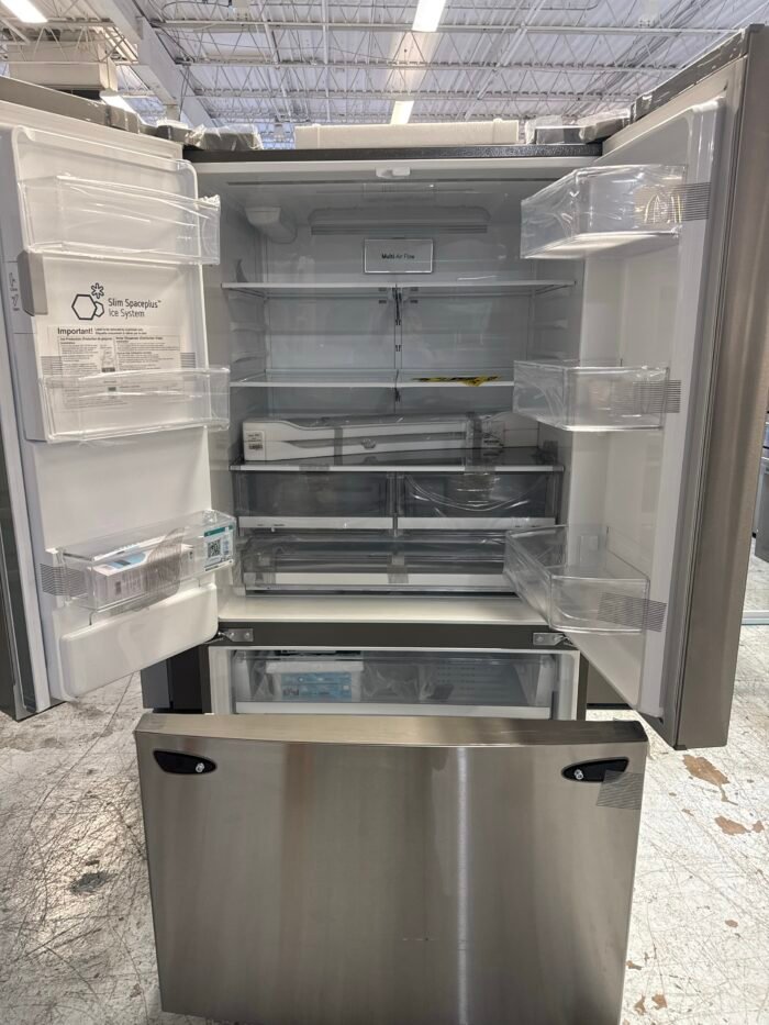 LG LHFS28XBS 28 cu. ft. 3 Door French Door Refrigerator with Ice and Water Dispenser and Craft Ice in PrintProof Stainless Steel - Image 3