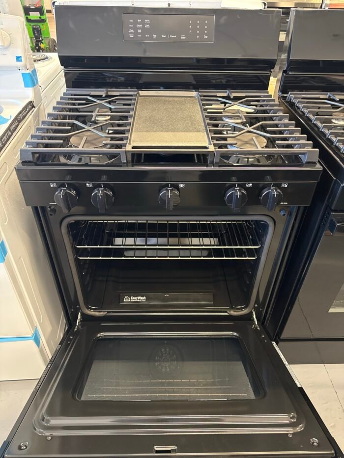GE GGF600AVBB 30 in. 5-Burners Smart Free-Standing Gas Convection Range in Black with EasyWash Oven Tray And No-Preheat Air Fry - Image 3
