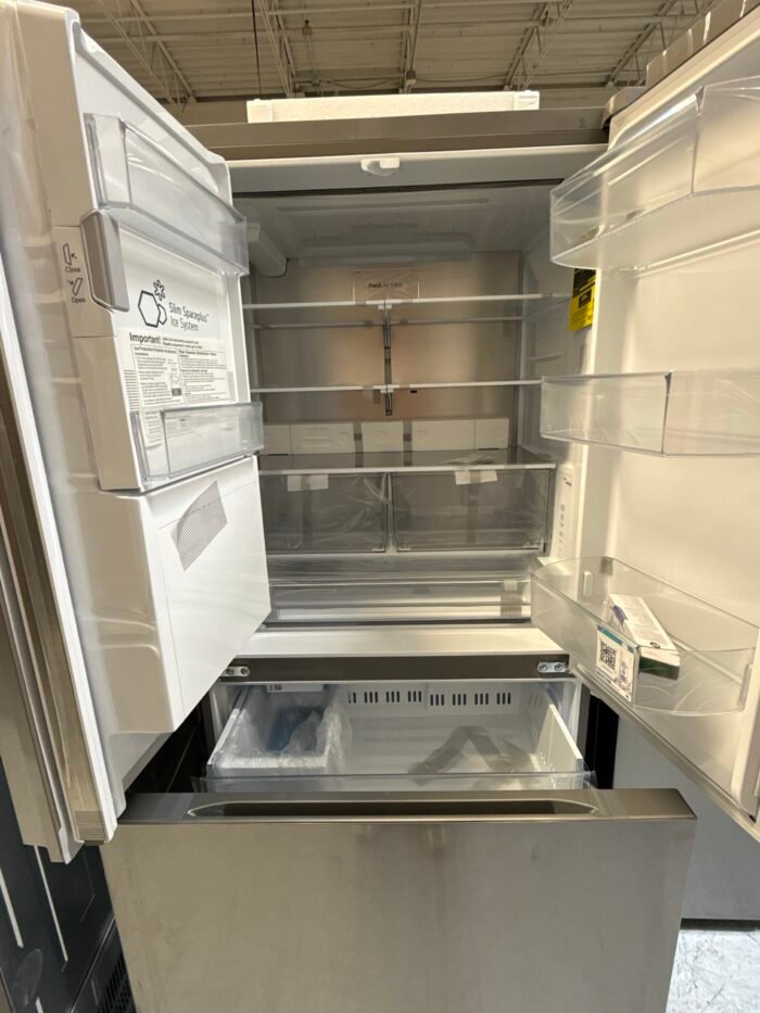 LG LF24Z6530S 24 cu. ft. Counter Depth MAX Zero Clearance 3-Door French Door Refrigerator with Craft Ice in PrintProof Stainless Steel - Image 3