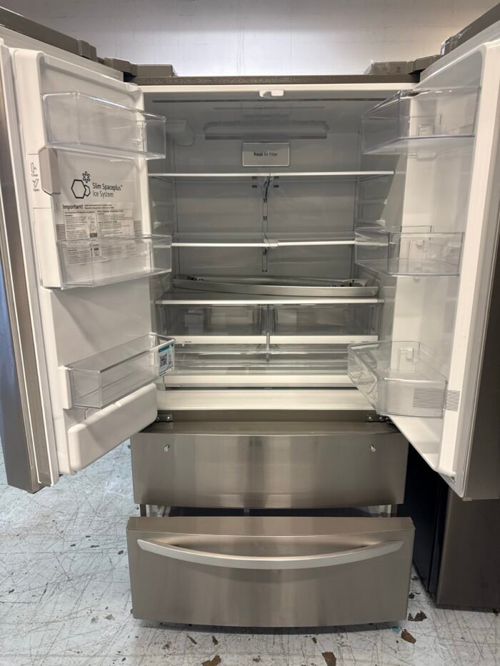 LG LMXS28626S 28 cu. ft. 4-Door French Door Smart Refrigerator with Ice and Water Dispenser in PrintProof Stainless Steel - Image 3