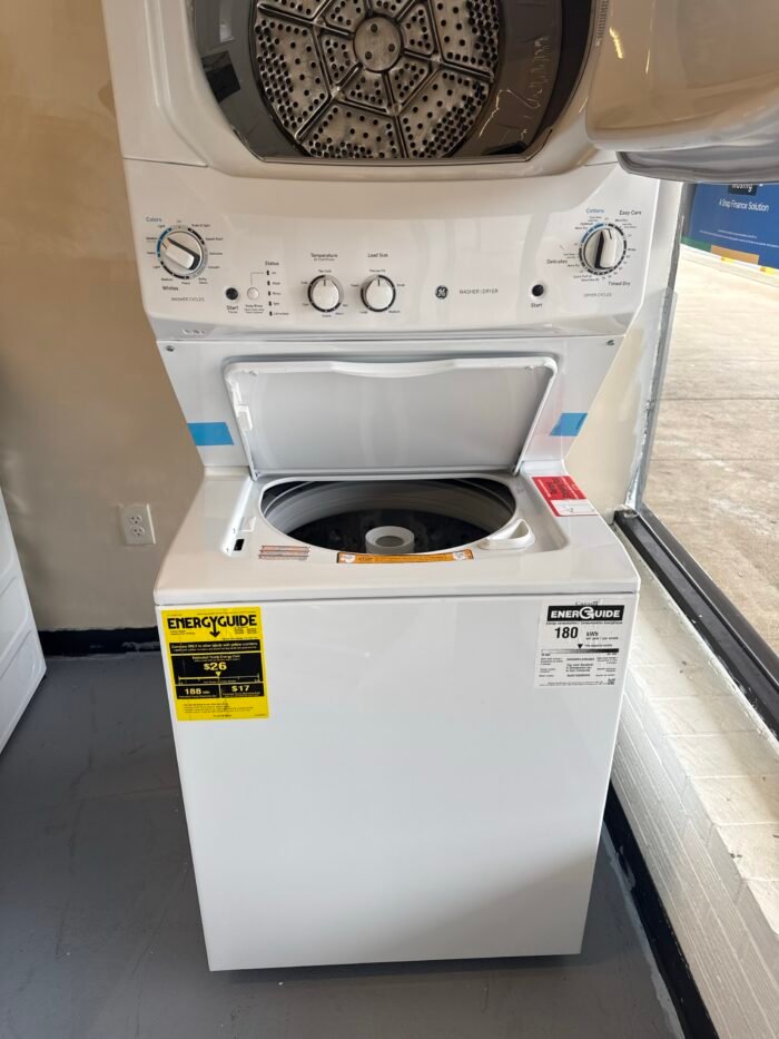 GE GUD27GSSMWW 3.8 cu. ft. Washer 5.9 cu. ft. Gas Dryer Combo in White - Image 4