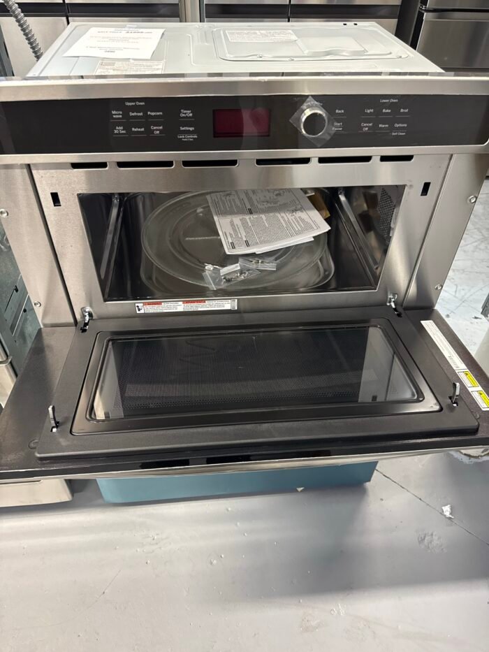 GE JT3800SHSS 30 in. Double Electric Wall Oven with Built-In Microwave in Stainless Steel - Image 3