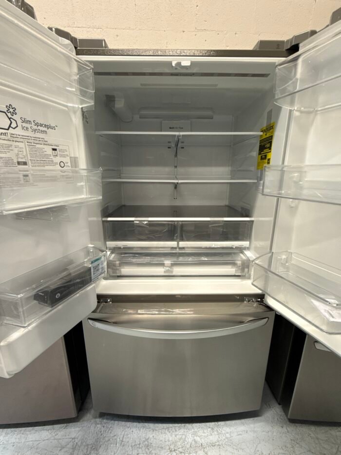 LG LHFS28XBS 28 cu. ft. 3 Door French Door Refrigerator with Ice and Water Dispenser and Craft Ice in PrintProof Stainless Steel - Image 3