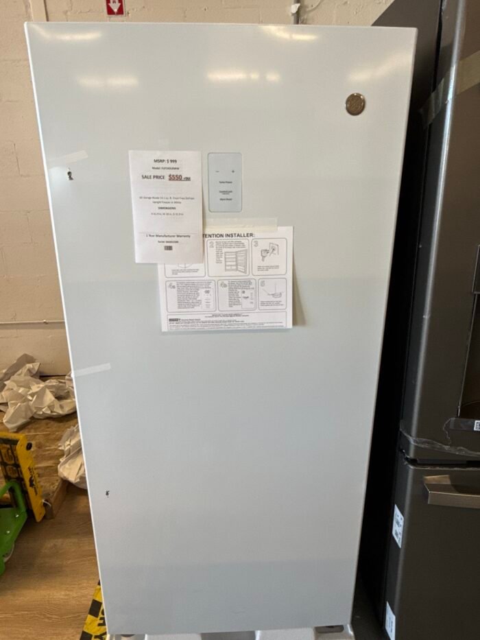 GE FUF14DLRWW Garage Ready 14.1 cu. ft. Frost Free Defrost Upright Freezer in White - Image 2