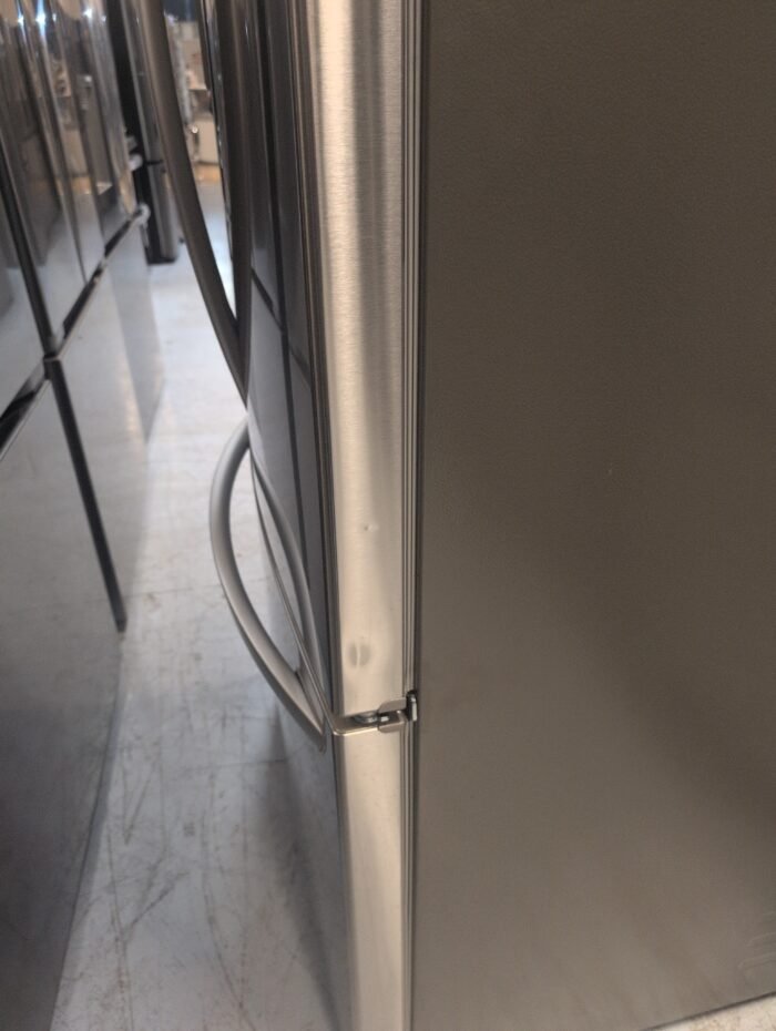 LG LHFS28XBS 28 cu. ft. 3 Door French Door Refrigerator with Ice and Water Dispenser and Craft Ice in PrintProof Stainless Steel - Image 6