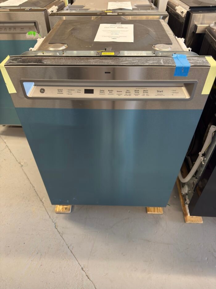 GE GDF670SYVFS 24 in. Fingerprint Resistant Stainless Steel Front Control Built-In Tall Tub 45 dBA Dishwasher - Image 2