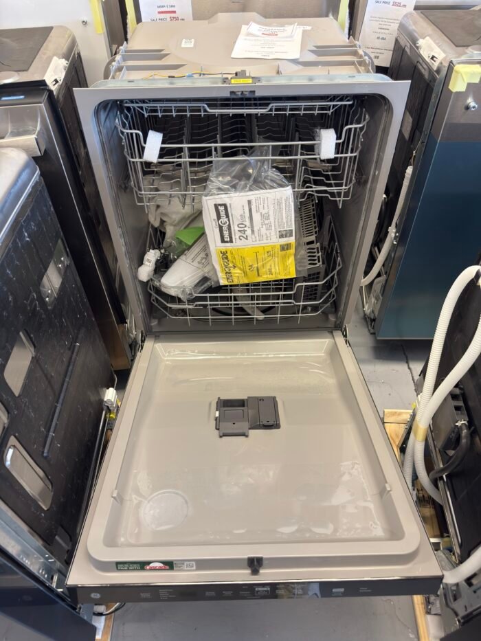 GE GDT630PYRFS 24 in. Built-In Tall Tub Top Control Fingerprint Resistant Stainless Steel Dishwasher w/3rd Rack, Bottle Jets - Image 3