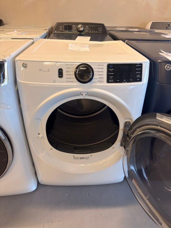 GE GFD65ESSVWW 7.8 cu.ft. Smart Front Load Electric Dryer in White with Steam and Sanitize - Image 3
