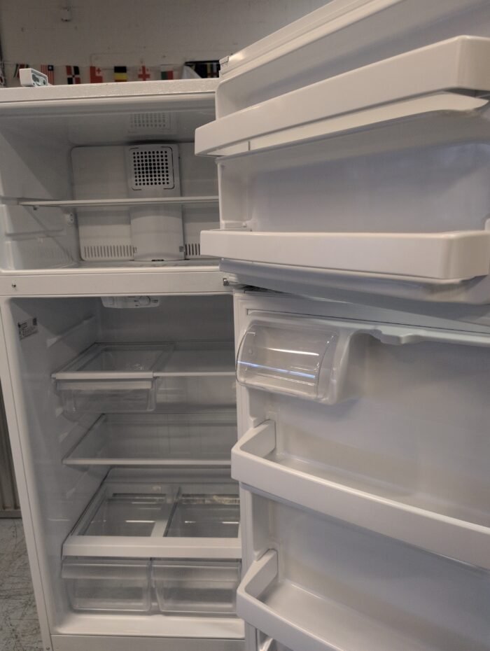 GE GTS18HGNRWW 17.5 cu. ft. Top Freezer Refrigerator in White - Image 3