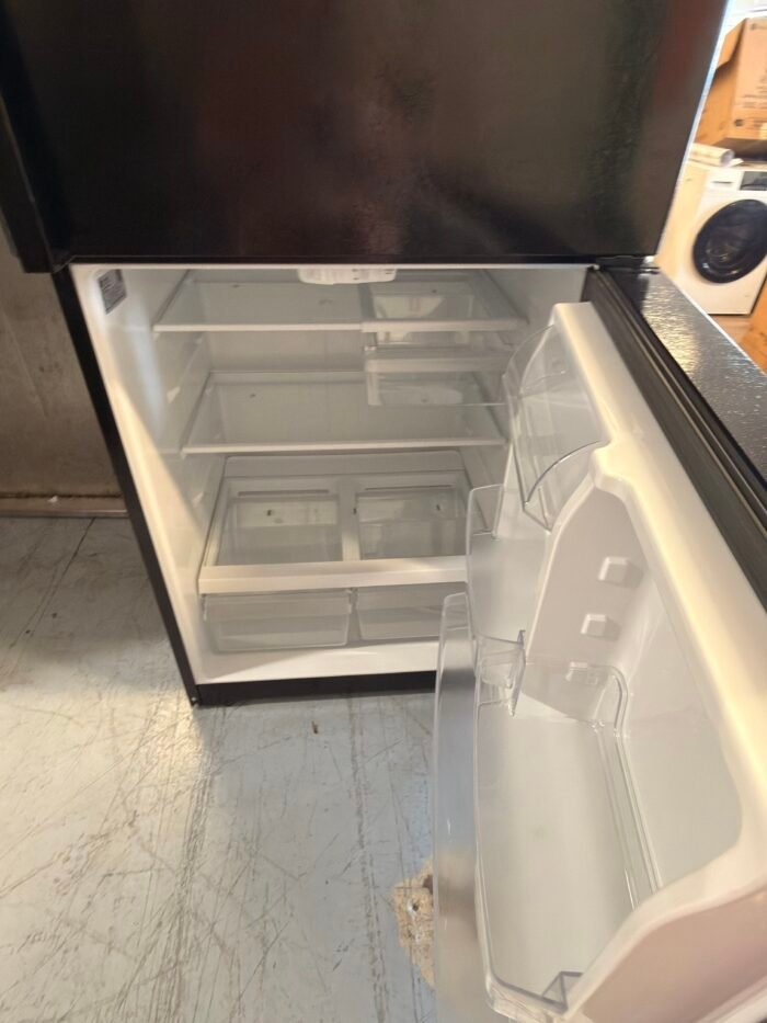 GE GTE22JTNRBB GE 21.9-cu ft Top-Freezer Refrigerator ( Black ) ENERGY STAR Certified - Image 4