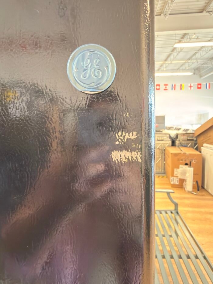 GE GTE22JTNRBB GE 21.9-cu ft Top-Freezer Refrigerator ( Black ) ENERGY STAR Certified - Image 5