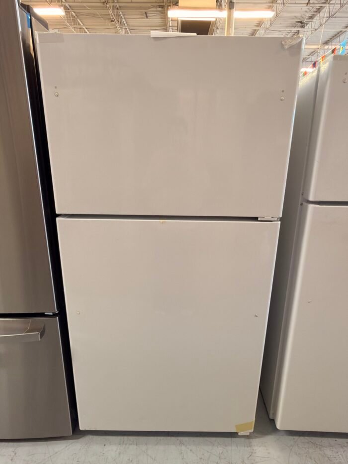 GE GTS22KGNRWW 21.9 cu. ft. Top Freezer Refrigerator in White, Garage Ready. - Image 2