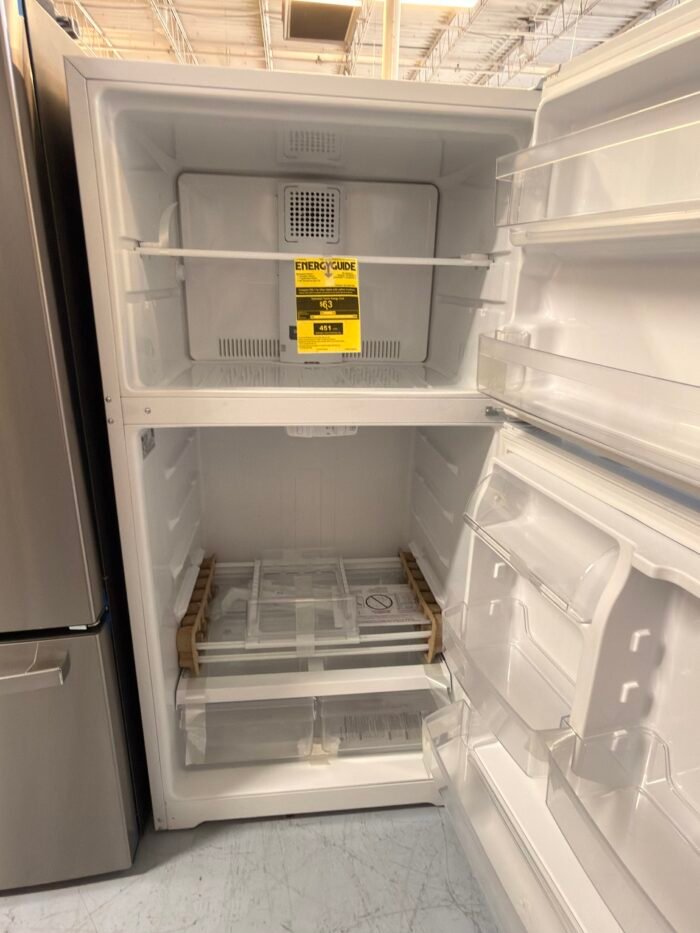 GE GTS22KGNRWW 21.9 cu. ft. Top Freezer Refrigerator in White, Garage Ready. - Image 3