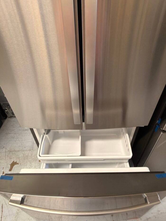 GE GWE19JYLFS 18.6 cu. ft. Counter Depth French Door Refrigerator in Fingerprint Resistant Stainless Steel - Image 3
