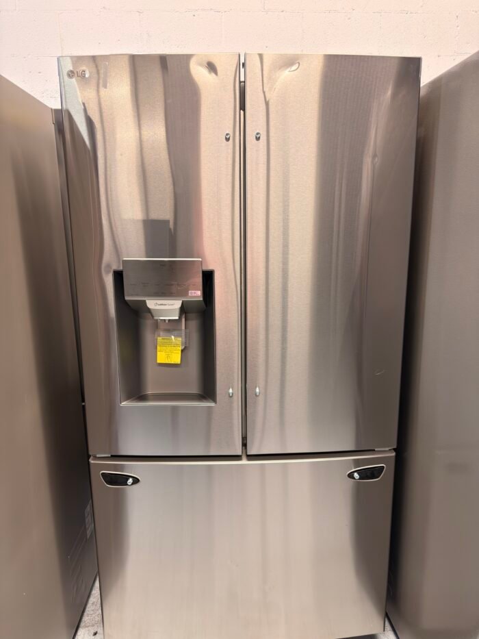 LG LHFS28XBS 28 cu. ft. 3 Door French Door Refrigerator with Ice and Water Dispenser and Craft Ice in PrintProof Stainless Steel - Image 2