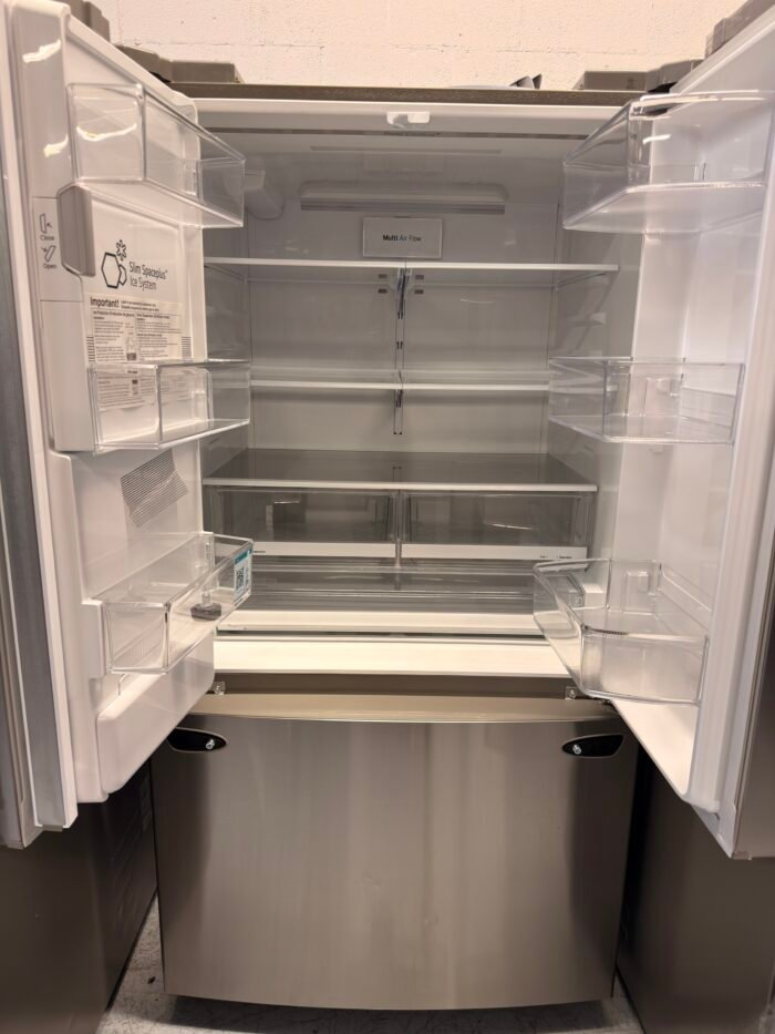 LG LHFS28XBS 28 cu. ft. 3 Door French Door Refrigerator with Ice and Water Dispenser and Craft Ice in PrintProof Stainless Steel - Image 3
