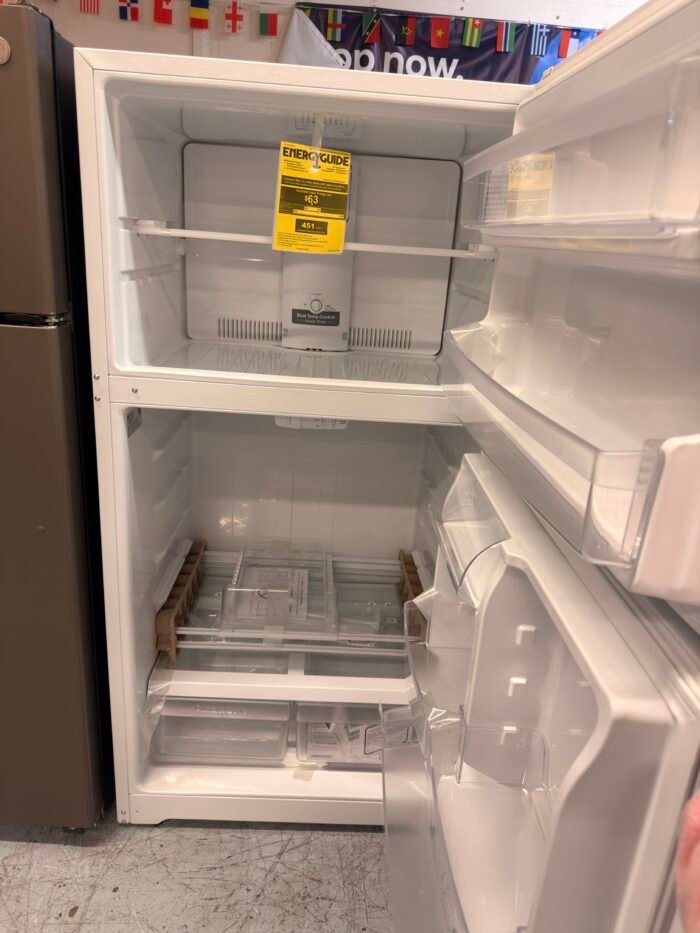 GE GTS22KGNRWW 21.9 cu. ft. Top Freezer Refrigerator in White, Garage Ready - Image 3