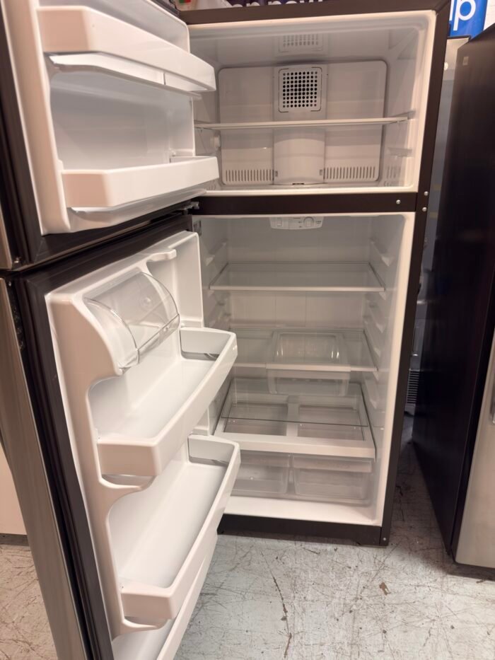 GE GTS18HYNRFS 17.5 Cu. Ft. Top Freezer Refrigerator in Fingerprint Resistant Stainless Steel - Image 3