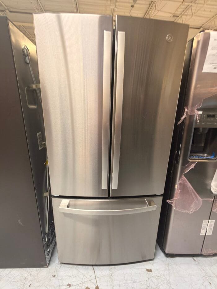 GE GWE19JYLFS 18.6 cu. ft. Counter Depth French Door Refrigerator in Fingerprint Resistant Stainless Steel - Image 2