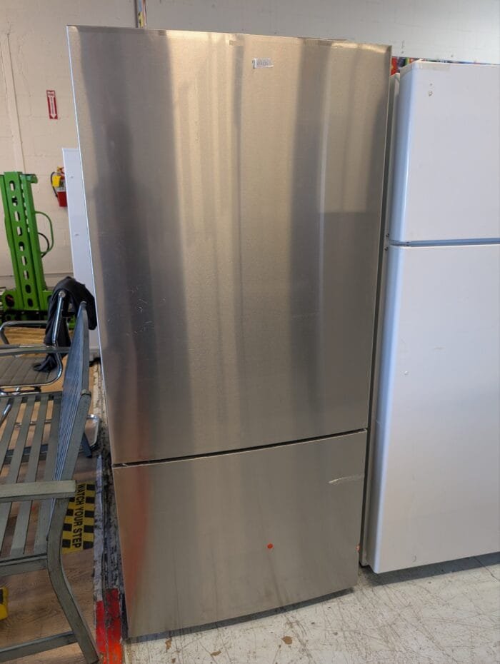 GE GBE17HYRFS 17.7 Cu. Ft. Counter-Depth Bottom-Freezer Refrigerator - Image 2