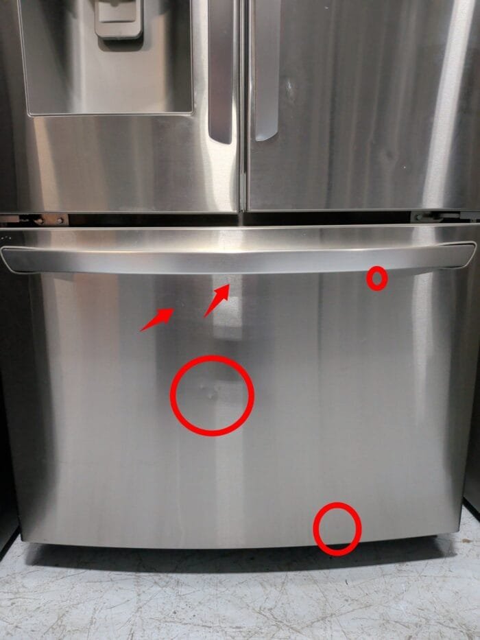 LG LHFS28XBS 28 cu. ft. 3 Door French Door Refrigerator with Ice and Water Dispenser and Craft Ice - Image 4