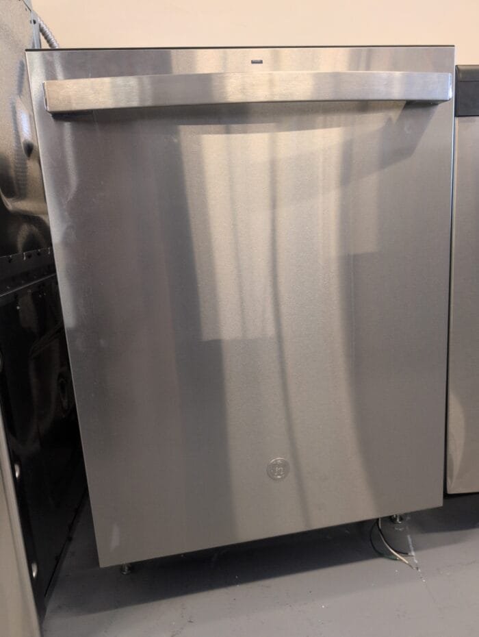 GE GDT650SYVFS Top Control with Stainless Steel Interior Dishwasher with Sanitize Cycle - Image 2