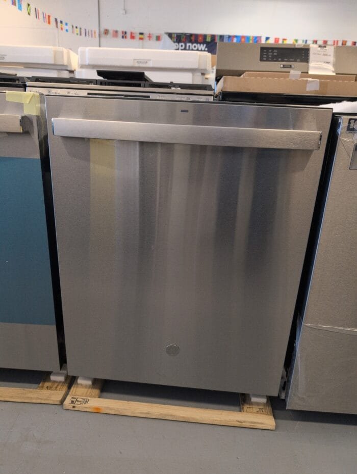 GE GDT650SYVFS Top Control with Stainless Steel Interior Dishwasher with Sanitize Cycle - Image 2