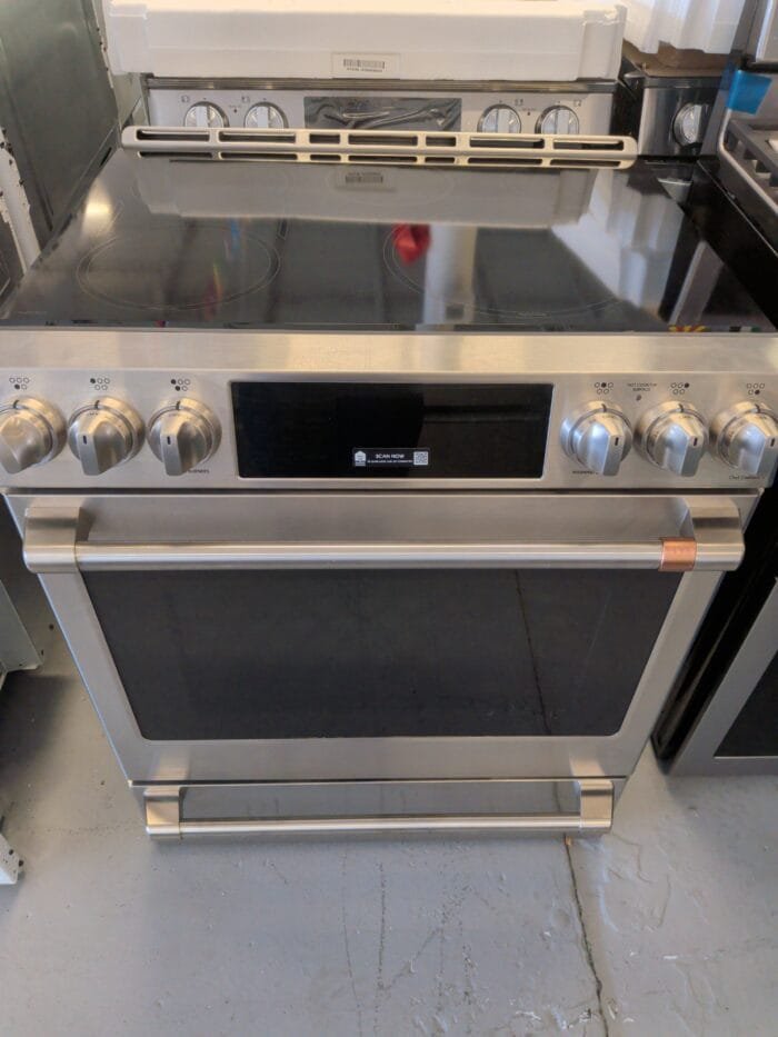 cafe CHS900P2MS1 Smart Slide-In, Front-Control, Induction and Convection Range - Image 2