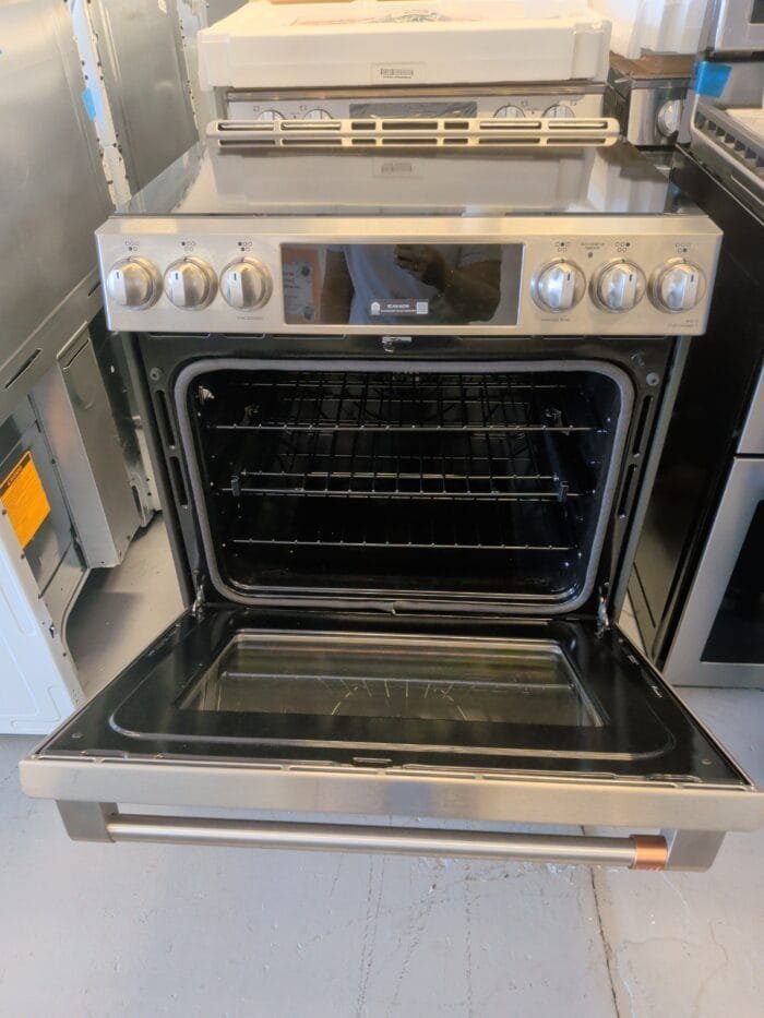 cafe CHS900P2MS1 Smart Slide-In, Front-Control, Induction and Convection Range - Image 3