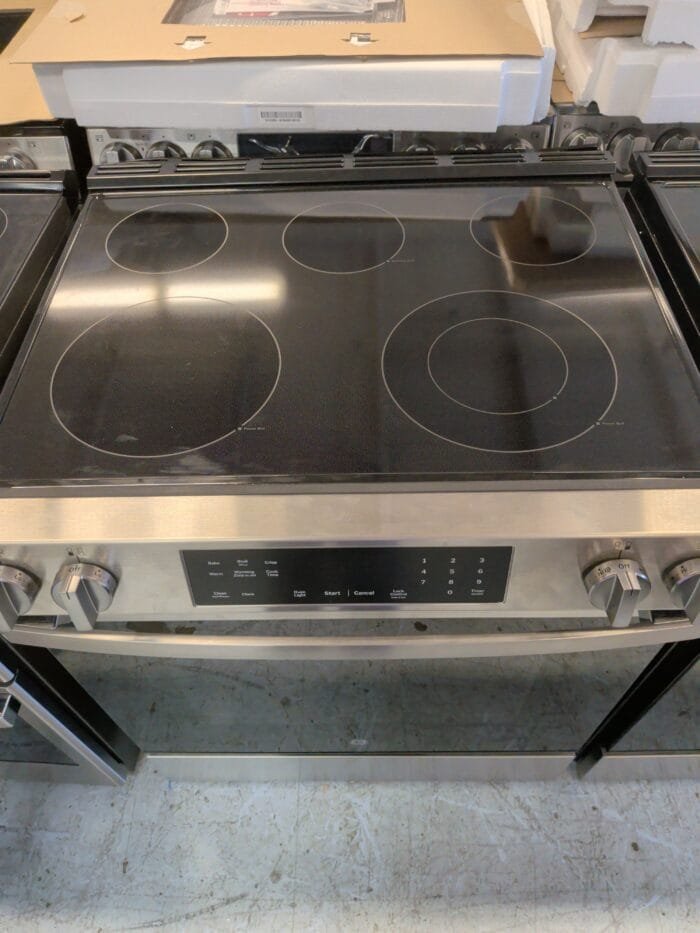 GE GRS500PVSS   5 Burner Element Slide-In Electric Range in Stainless Steel with Crisp Mode - Image 4